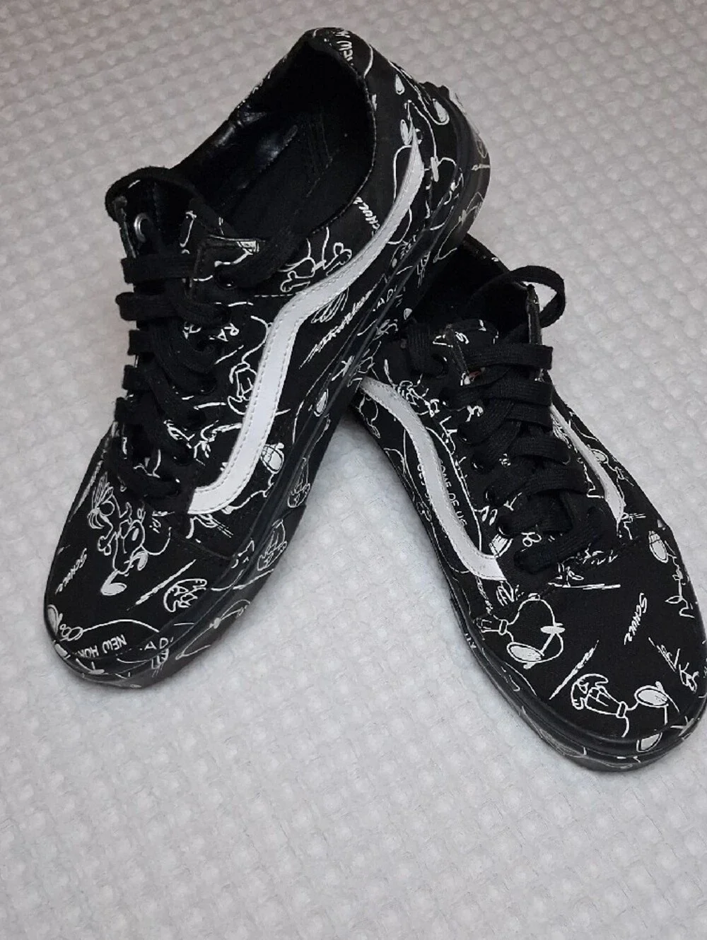 Vans X Peanuts Snoopy Old Skool SK8 White Graphic Lace-Up Unisex Sneakers M8W9.5